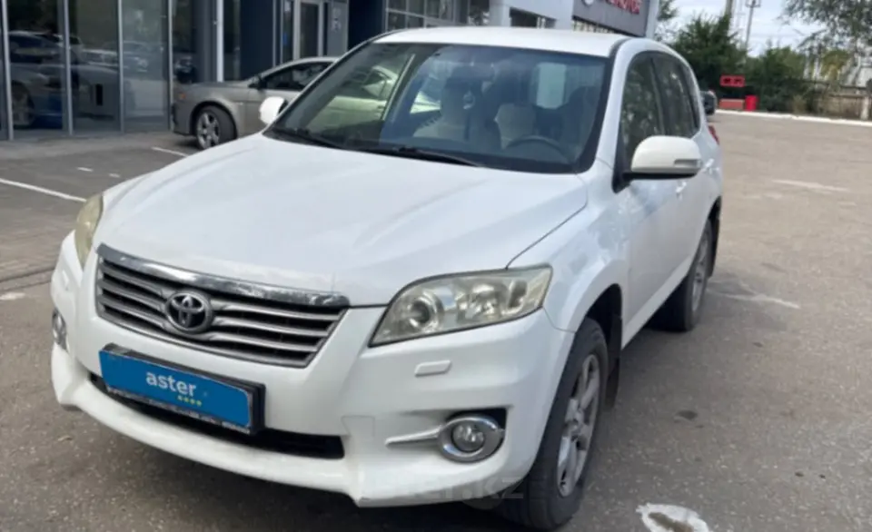 Toyota RAV4 2012 года за 8 600 000 тг. в Актобе