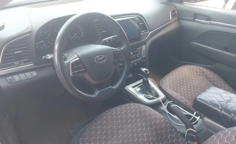 Hyundai Elantra 2018 года за 7 700 000 тг. в Алматы фото 5