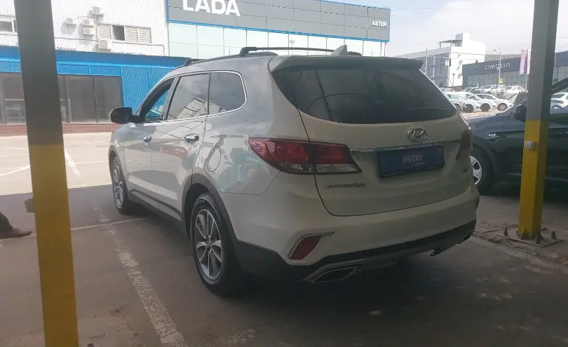 Hyundai Santa Fe 2017 года за 10 000 000 тг. в Алматы фото 4