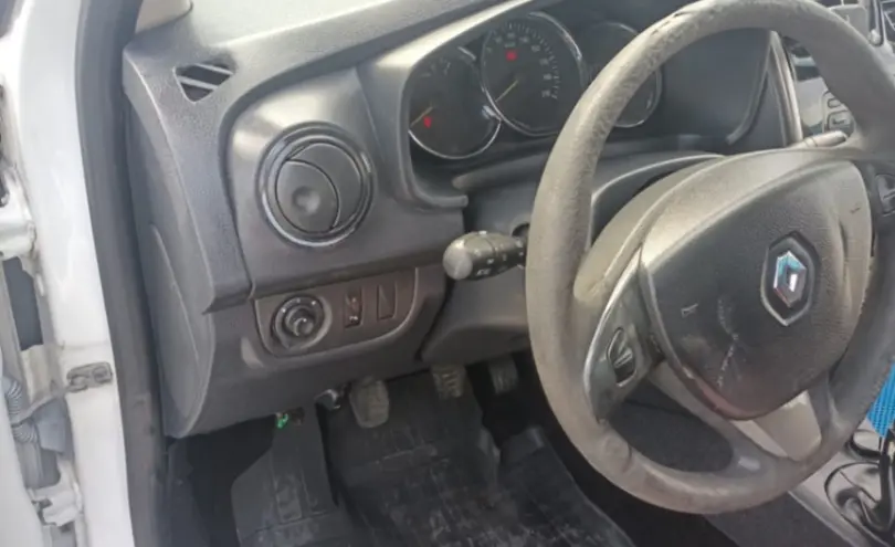 Renault Logan 2016 года за 3 000 000 тг. в Алматы фото 5