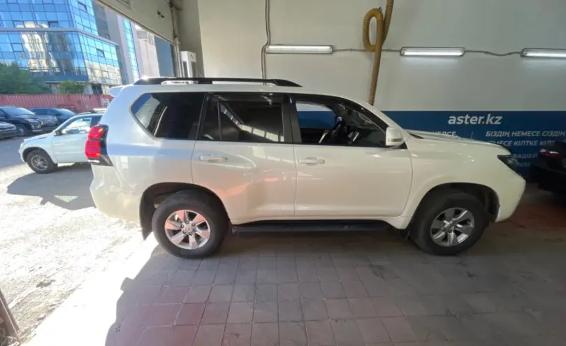 Toyota Land Cruiser Prado 2020 года за 21 000 000 тг. в Астана фото 4