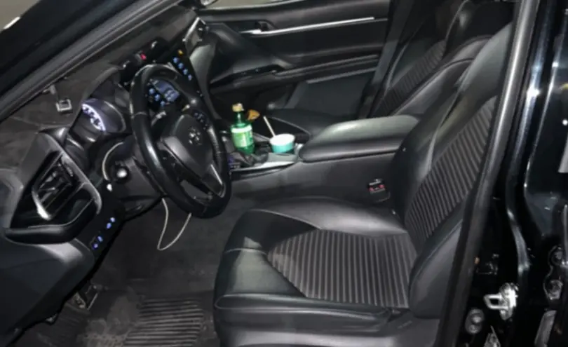 Toyota Camry 2018 года за 10 000 000 тг. в Алматы фото 5