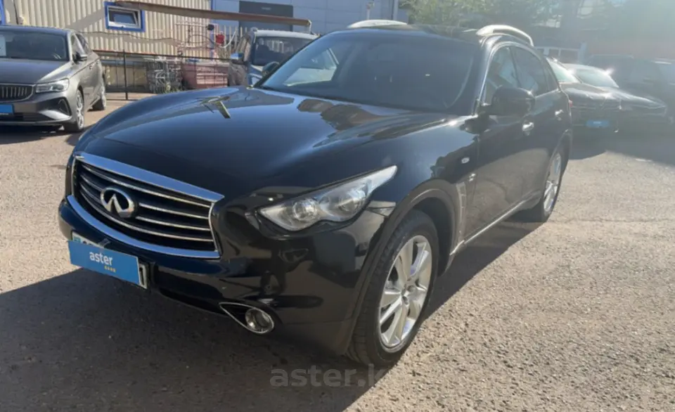 Infiniti QX70 2015 года за 10 000 000 тг. в Астана