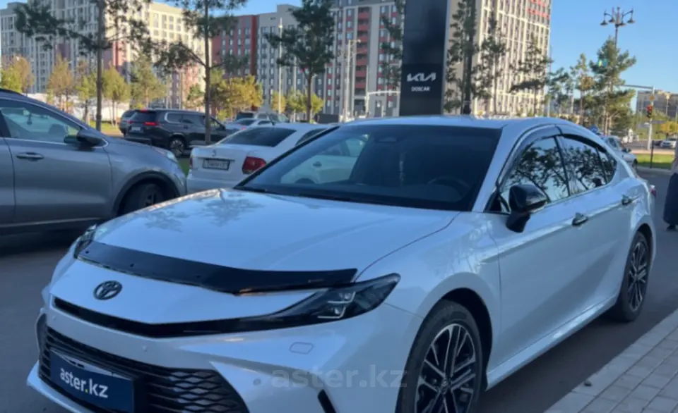 Toyota Camry 2025 года за 21 000 000 тг. в Астана