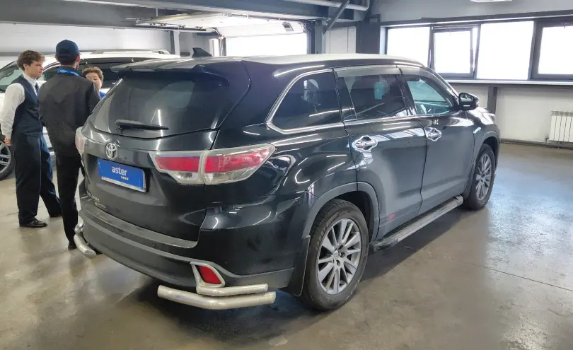 Toyota Highlander 2014 года за 14 000 000 тг. в Астана фото 3