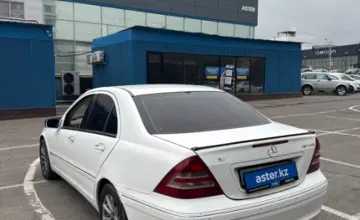 Mercedes-Benz C-Класс 2001 года за 2 100 000 тг. в Алматы фото 4