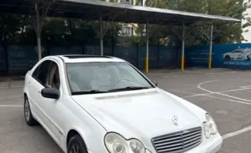 Mercedes-Benz C-Класс 2001 года за 2 100 000 тг. в Алматы фото 2