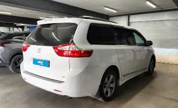 Toyota Sienna 2018 года за 15 350 000 тг. в Астана фото 3