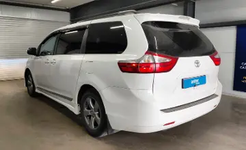 Toyota Sienna 2018 года за 15 350 000 тг. в Астана фото 4