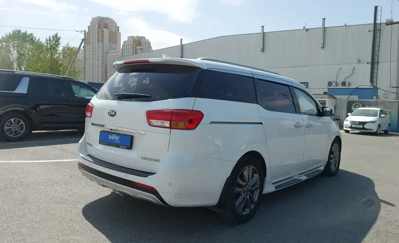 Kia Carnival 2016 года за 11 000 000 тг. в Шымкент фото 3