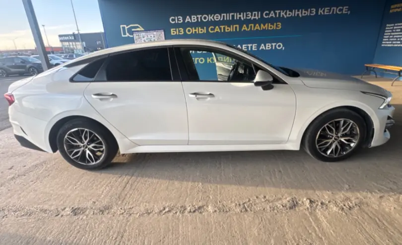 Kia K5 2021 года за 10 000 000 тг. в Алматы фото 4