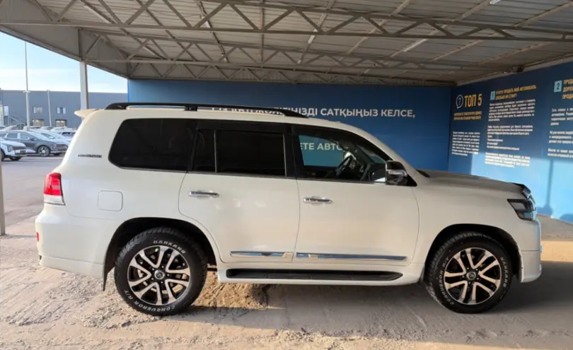 Toyota Land Cruiser 2016 года за 29 500 000 тг. в Алматы фото 4