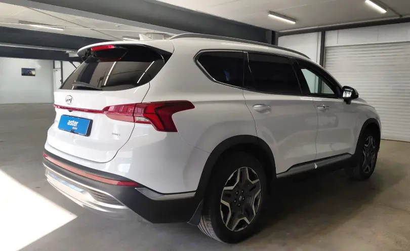 Hyundai Santa Fe 2021 года за 15 000 000 тг. в Астана фото 3