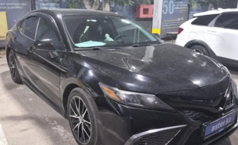 Toyota Camry 2021 года за 12 500 000 тг. в Алматы фото 2