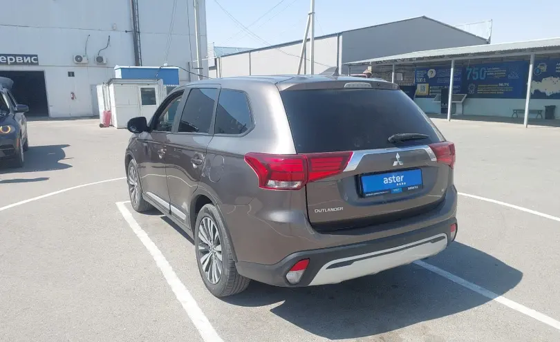 Mitsubishi Outlander 2019 года за 7 500 000 тг. в Шымкент фото 4