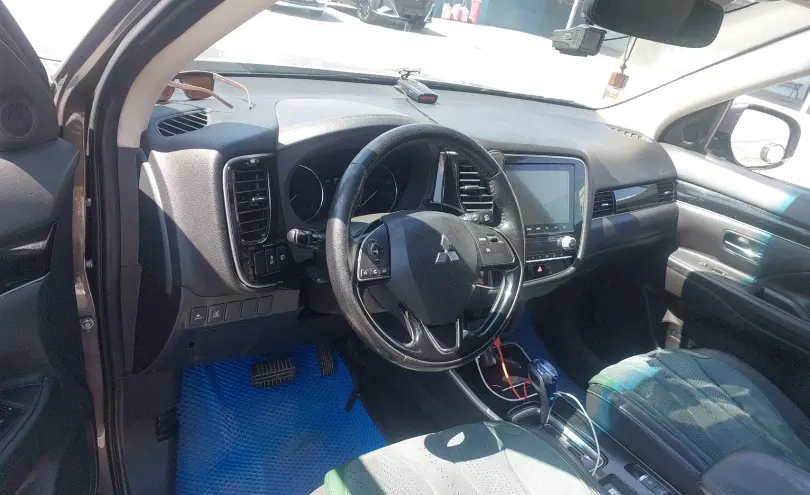 Mitsubishi Outlander 2019 года за 7 500 000 тг. в Шымкент фото 5