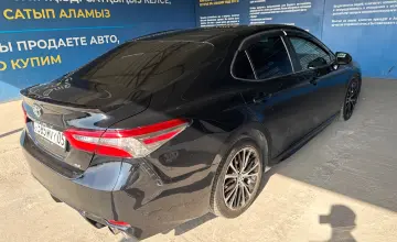 Toyota Camry 2018 года за 11 500 000 тг. в Алматы
