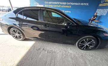 Toyota Camry 2018 года за 11 500 000 тг. в Алматы фото 4