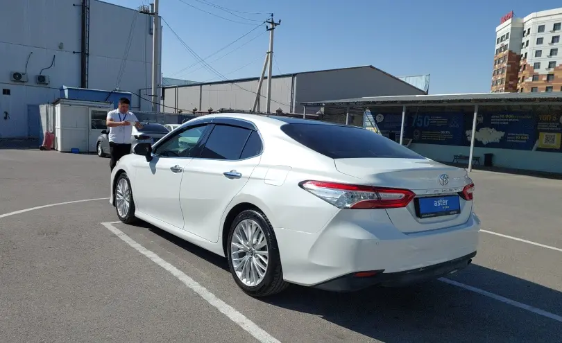 Toyota Camry 2019 года за 14 000 000 тг. в Шымкент фото 4