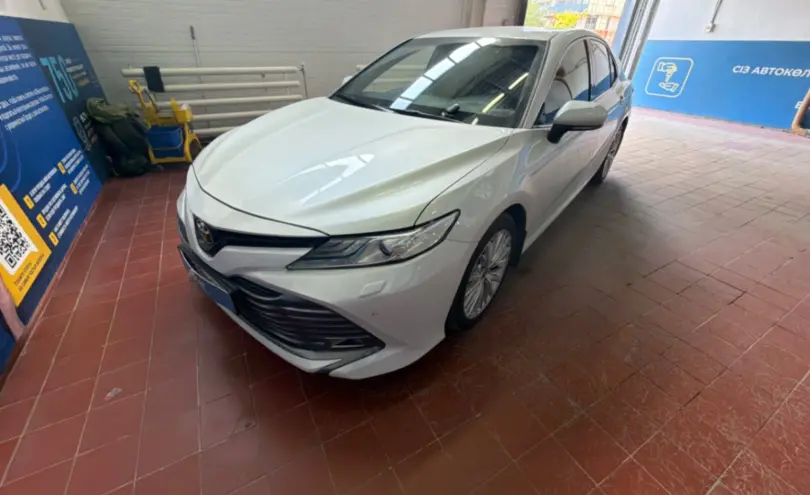 Toyota Camry 2018 года за 14 000 000 тг. в Астана