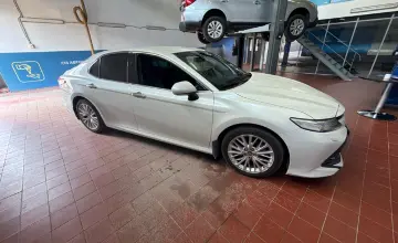 Toyota Camry 2018 года за 14 000 000 тг. в Астана фото 4