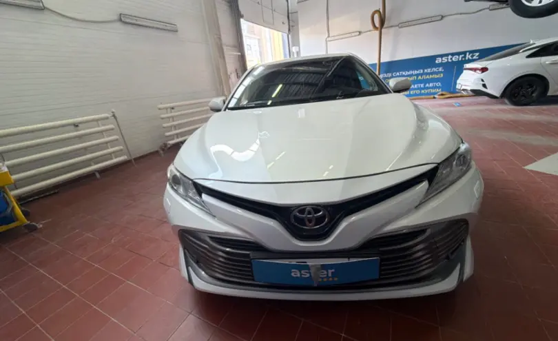Toyota Camry 2018 года за 14 000 000 тг. в Астана фото 2