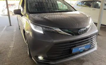 Toyota Sienna 2022 года за 16 300 000 тг. в Алматы фото 3