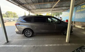 Toyota Sienna 2022 года за 16 300 000 тг. в Алматы фото 4