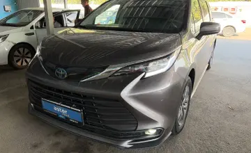 Toyota Sienna 2022 года за 16 300 000 тг. в Алматы фото 1