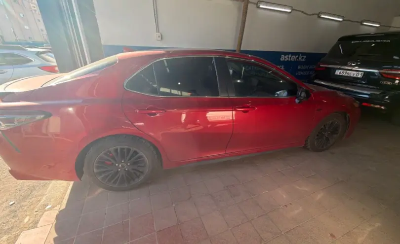 Toyota Camry 2021 года за 10 500 000 тг. в Астана фото 4