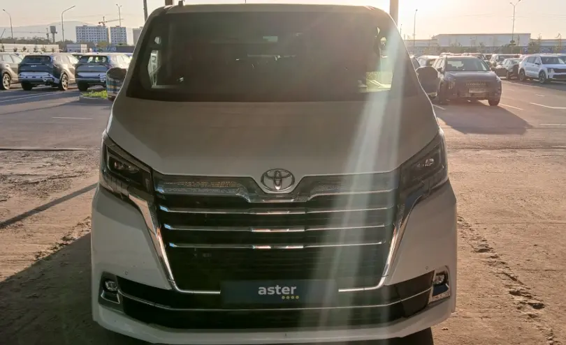 Toyota Granvia 2020 года за 31 000 000 тг. в Алматы фото 2
