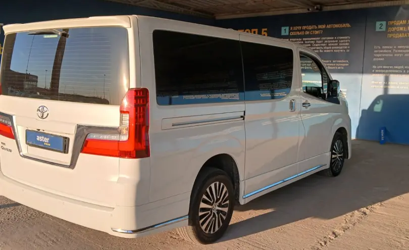 Toyota Granvia 2020 года за 31 000 000 тг. в Алматы фото 5