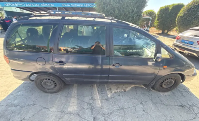 Volkswagen Sharan 1997 года за 1 500 000 тг. в Талдыкорган фото 4