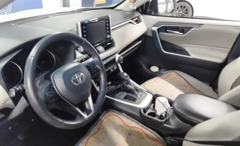 Toyota RAV4 2020 года за 14 000 000 тг. в Астана фото 5