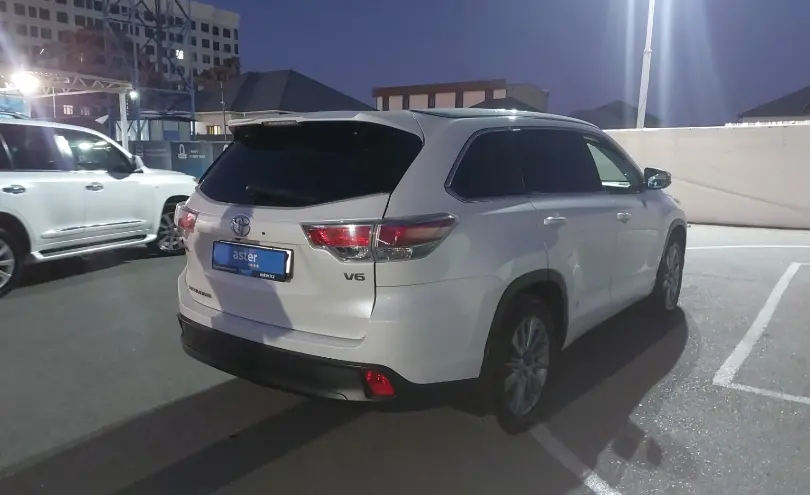 Toyota Highlander 2014 года за 16 000 000 тг. в Шымкент фото 3