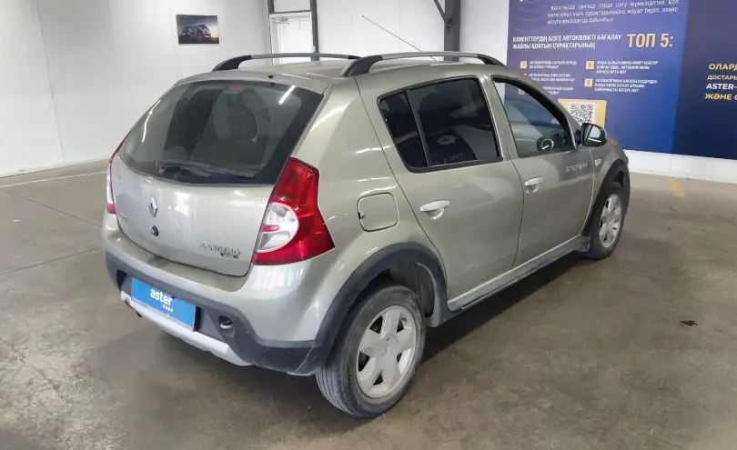 Renault Sandero 2014 года за 3 600 000 тг. в Астана фото 3