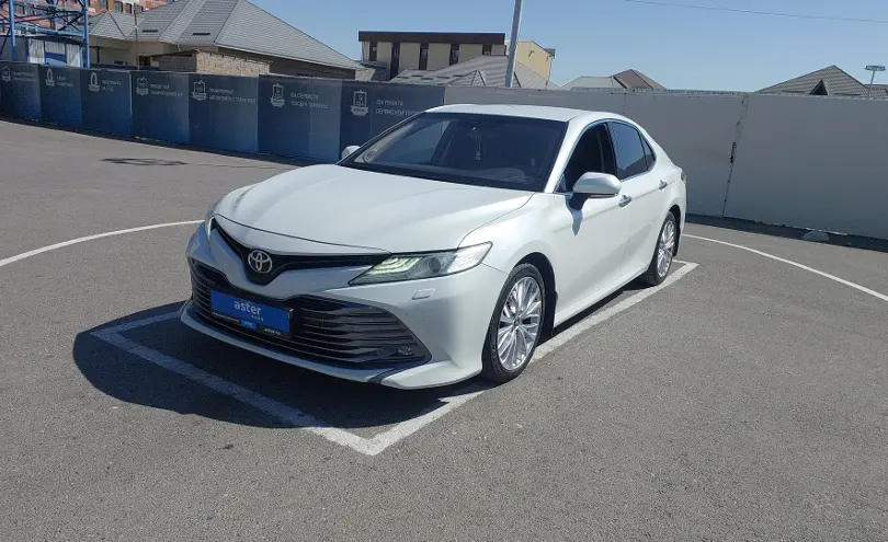 Toyota Camry 2019 года за 13 000 000 тг. в Шымкент