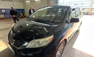 Toyota Sienna 2013 года за 12 000 000 тг. в Астана фото 1