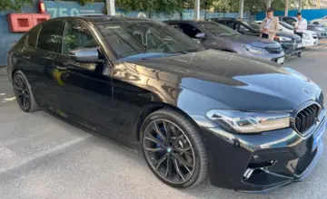BMW 5 серии 2018 года за 18 000 000 тг. в Алматы фото 2