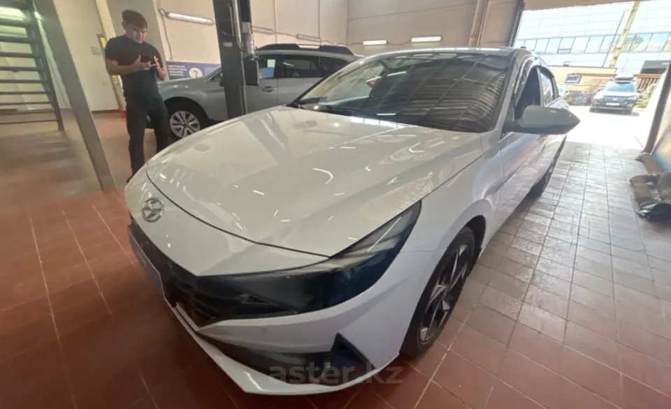 Hyundai Elantra 2023 года за 9 000 000 тг. в Астана