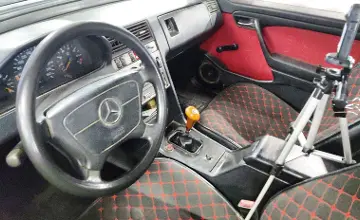 Mercedes-Benz C-Класс 1993 года за 500 000 тг. в Астана фото 5