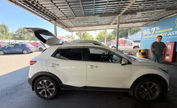 Kia Stonic 2019 года за 8 500 000 тг. в Алматы фото 4