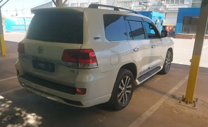 Toyota Land Cruiser 2017 года за 31 500 000 тг. в Алматы фото 3