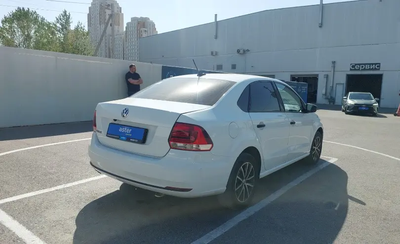 Volkswagen Polo 2017 года за 3 800 000 тг. в Шымкент фото 3