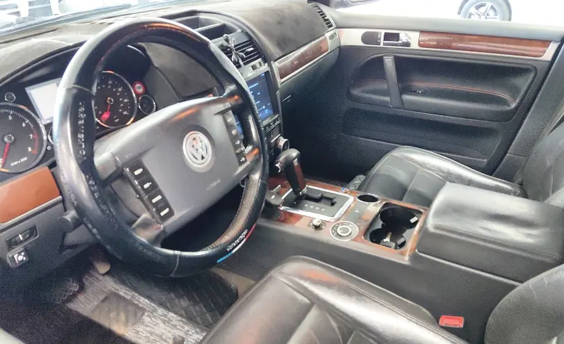 Volkswagen Touareg 2004 года за 4 000 000 тг. в Астана фото 5
