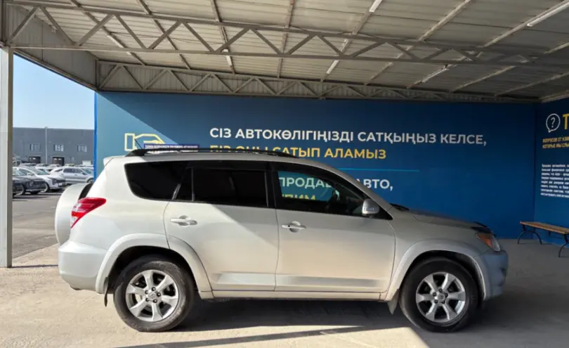 Toyota RAV4 2012 года за 7 300 000 тг. в Алматы фото 4