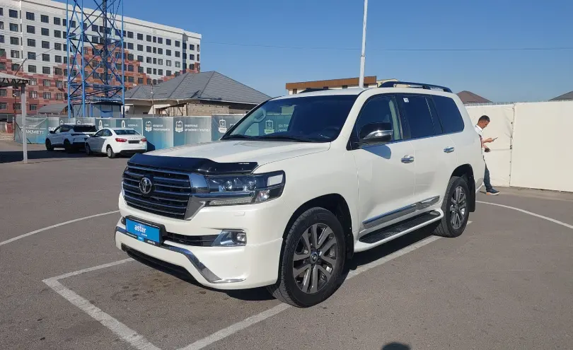Toyota Land Cruiser 2017 года за 31 000 000 тг. в Шымкент
