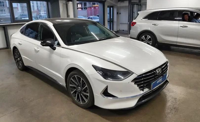 Hyundai Sonata 2020 года за 12 500 000 тг. в Астана фото 2