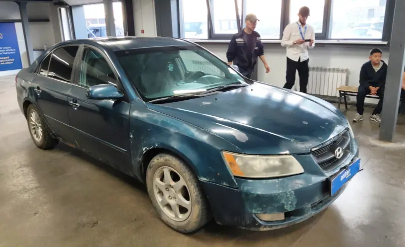 Hyundai Sonata 2006 года за 2 500 000 тг. в Астана фото 2