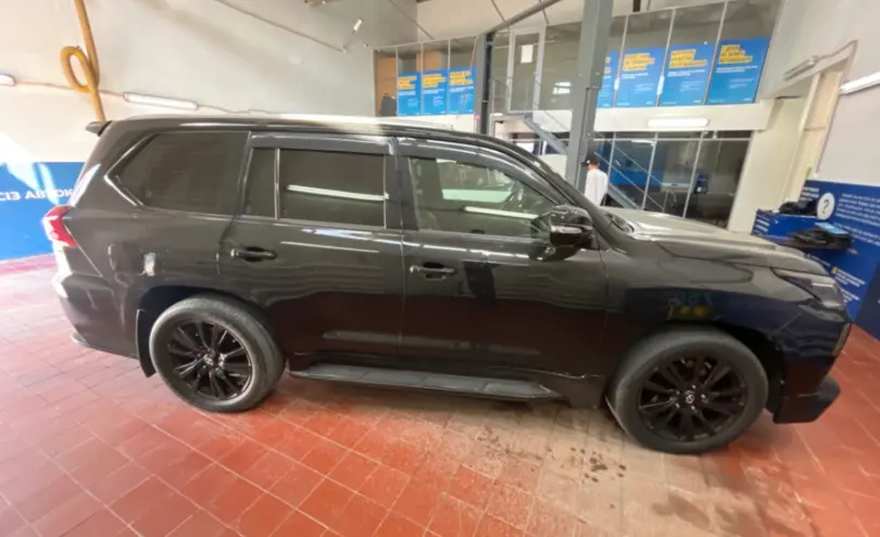 Lexus LX 2018 года за 43 000 000 тг. в Астана фото 4